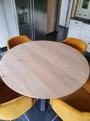 MADRID - Ronde tafel - Centraal trapezium onderstel uit staal