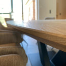 FLORENCE - Ellipsvormige tafel - Centraal V-onderstel uit staal