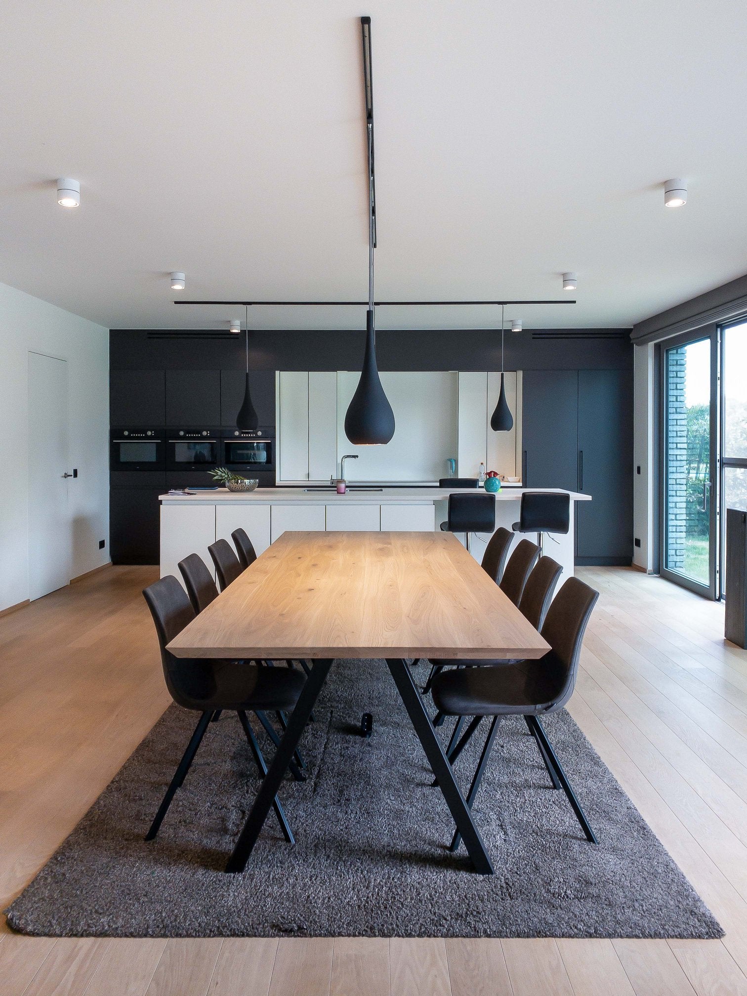REYKJAVIK - Design eettafel - A-poten uit staal