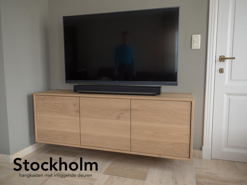 STOCKHOLM - Hangend tv-meubel - Massief Eikenhout - Rechte, inliggende deurendeuren