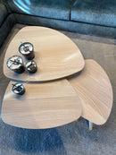 BOLOGNA - Organische salontafel - 3 schuine houten pootjes