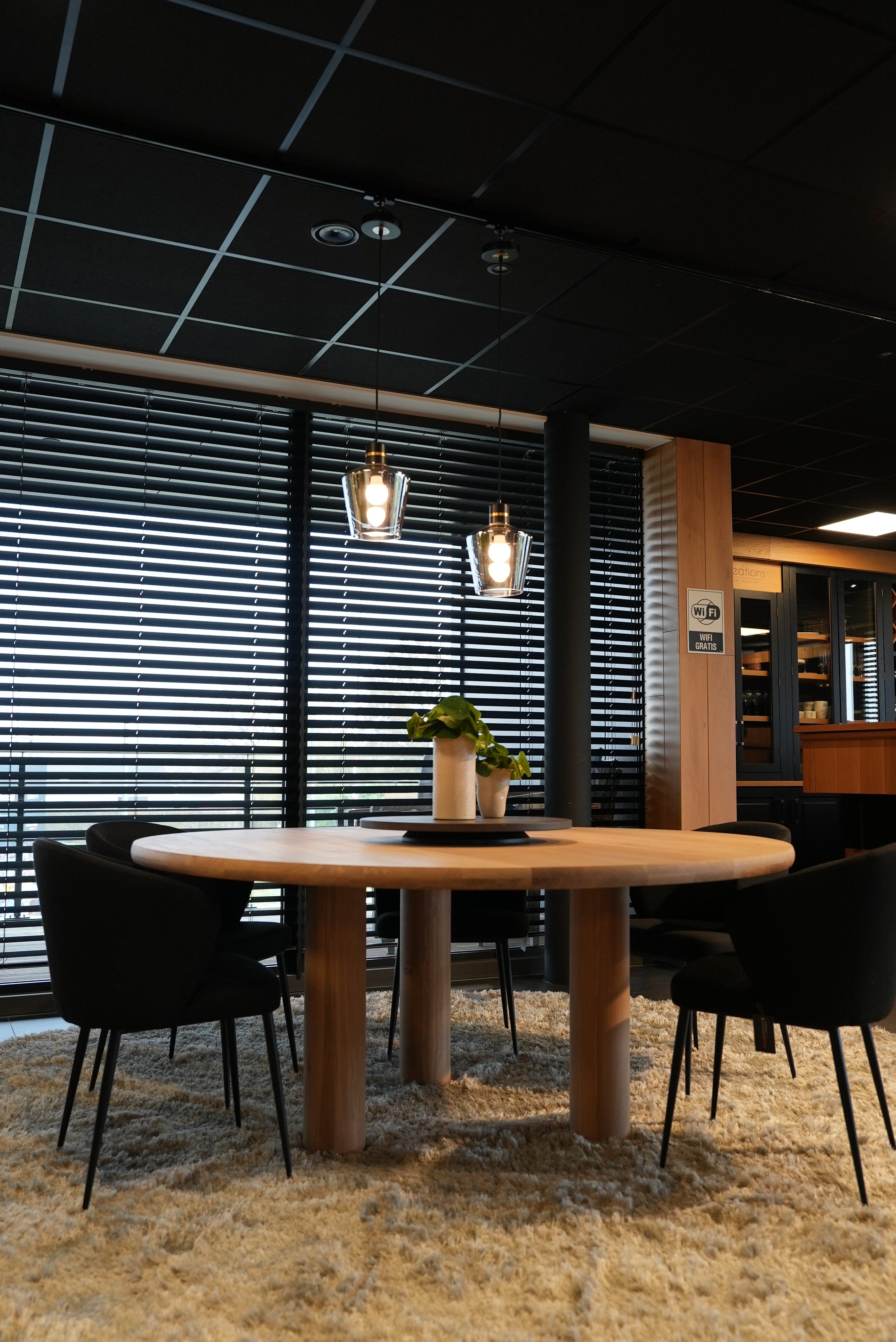 NICE - Ronde Eettafel - 3 Eikenhouten Pilaren