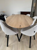 FLORENCE - Ellipsvormige tafel - Driehoekspoten uit staal