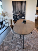 ROME - Organische Eettafel - Stalen Driehoekspoten