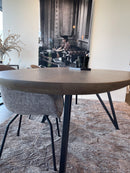 ROME - Organische Eettafel - Stalen Driehoekspoten