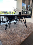 ROME - Organische Eettafel - Stalen Driehoekspoten