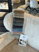 Fauteuil 'Beer' - Hoekpoten zwart - 'Bunny' zachte stof