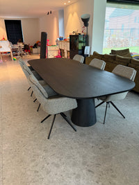 Deens ovaal tafel 'Toronto' (rechte zijkanten) - Piramidepoten massief eik