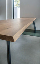 OSLO - Eiken Boomstamtafel - Schuine hoekpoten uit staal
