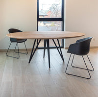 Ronde tafel 'Madrid' - Driehoeksonderstel uit staal