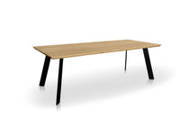 REYKJAVIK - Design eettafel - Schuine hoekpoten uit staal