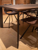 DUBLIN - Eettafel met facetkant - Rechte hoekpoten uit staal